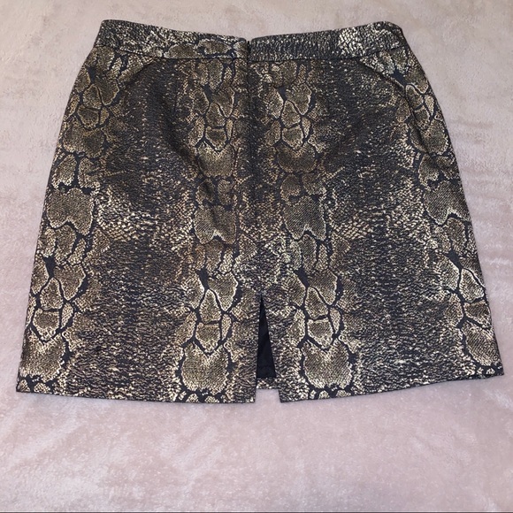 Worthington mini skirt- Snake Skin/Gold mini - Picture 3 of 6